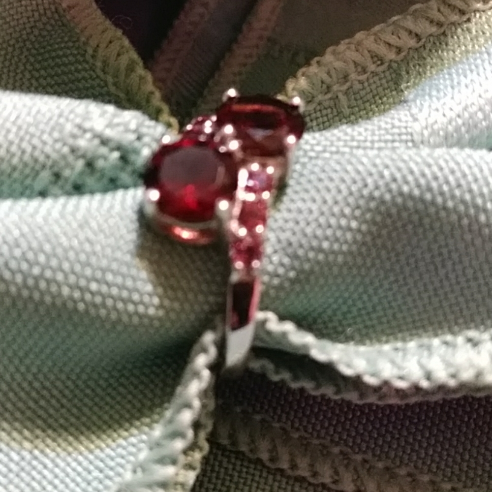 STERLING! *8* STONE/MOZAMBIQUE-RED GARNET/ BYPASS RING. (R-75543)